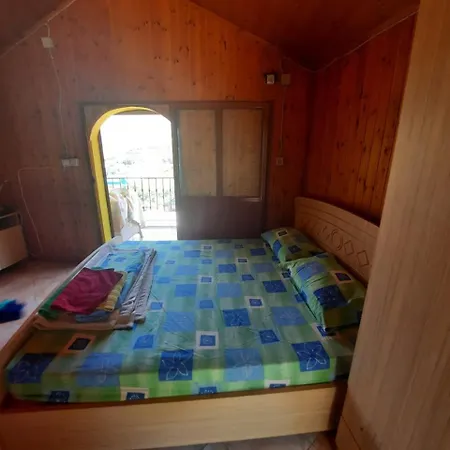 בית נופש Elian Vlorë